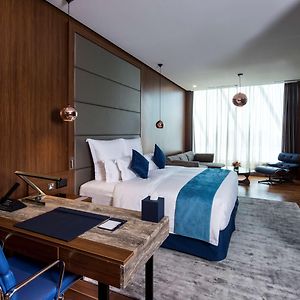Deluxe King Room Smoking